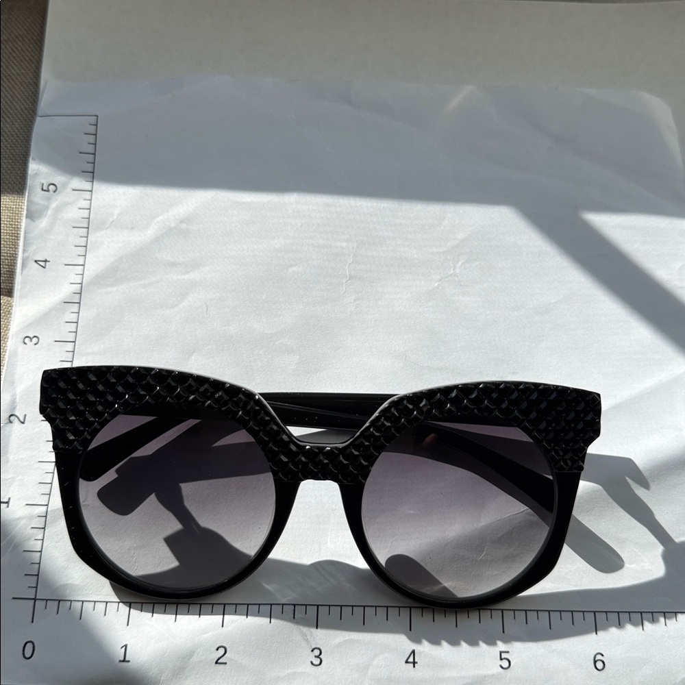 MCM NWT Authentic Women's Cat Eye 52mm Acetate Frame Sunglasses Black - Picture 4 of 10